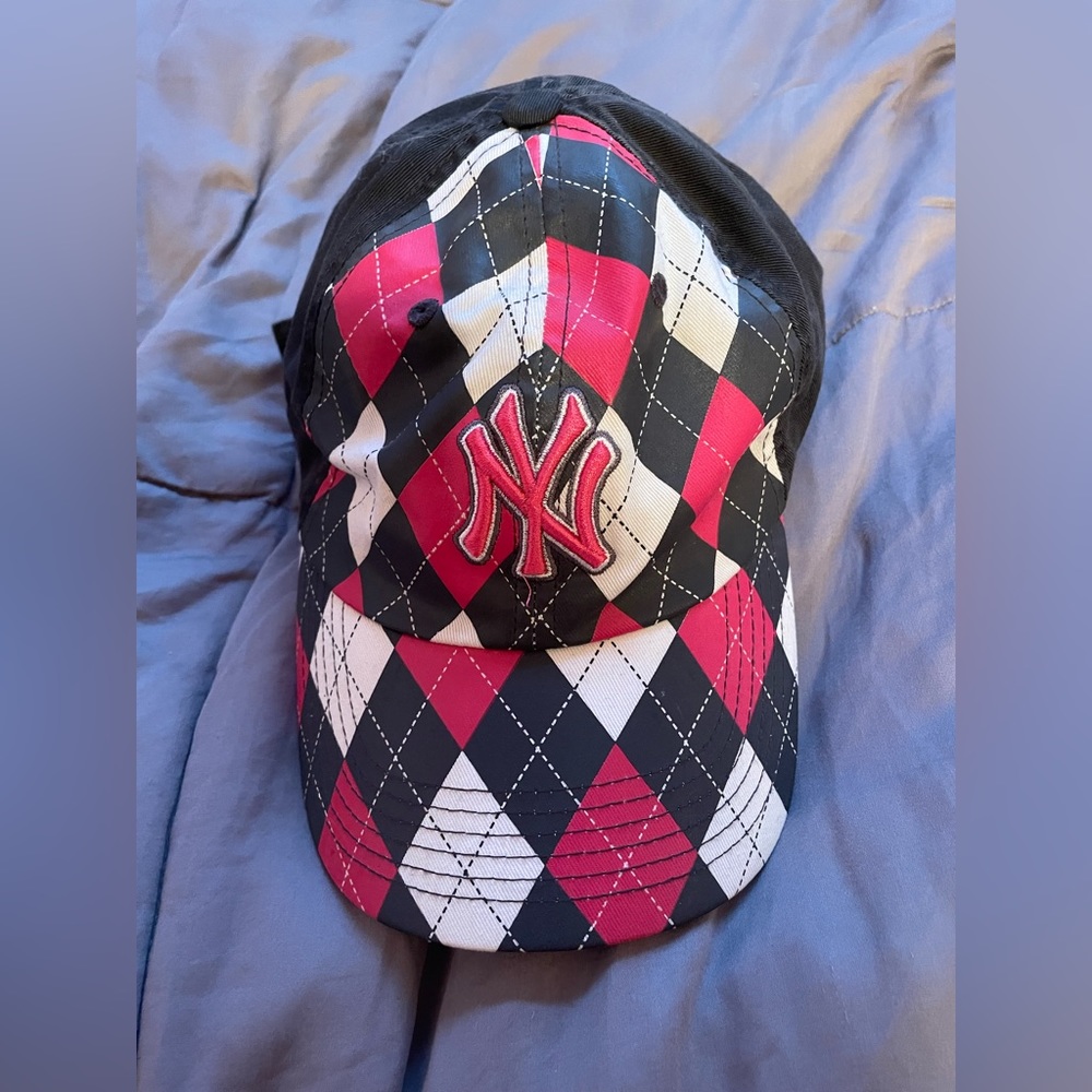 MLB New York Yankees Pink and Grey Argyle Baseball Cap